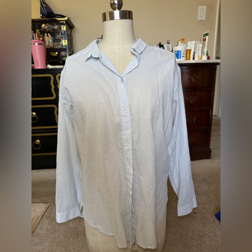 H&M Women's Light Blue Button Down Shirt
